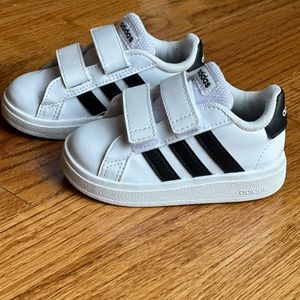 LIKE NEW Adidas Grand Court 2.0 Toddler sneakers